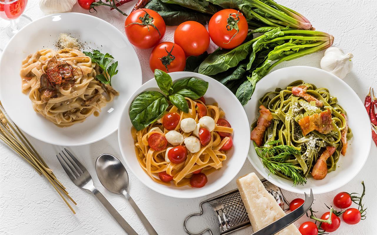 ランチと定食、夜はバル形式でワインが楽しめる高岡市の洋食＆バル　ティオ は女子会に最適です。